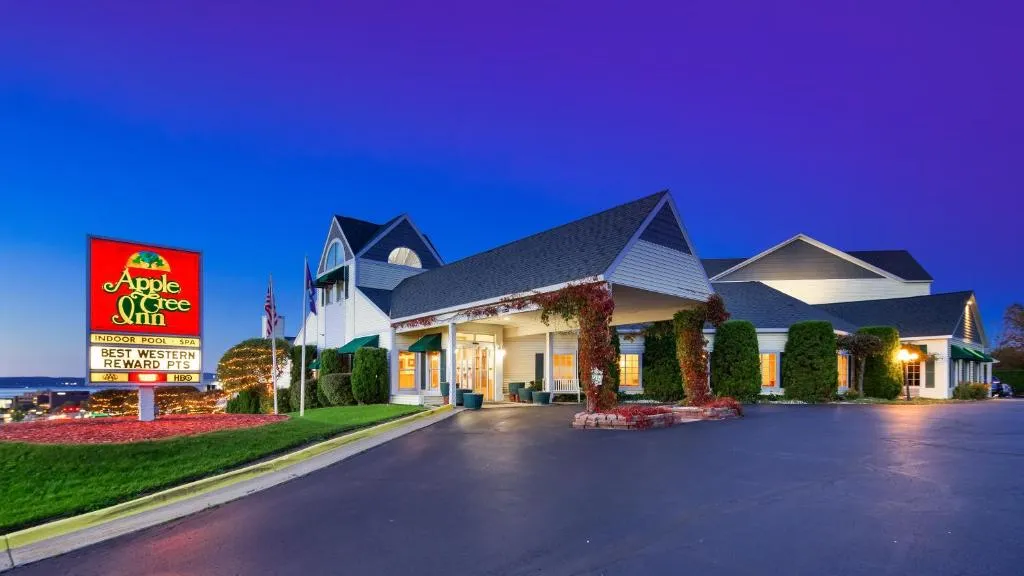 Apple Tree Inn; SureStay Collection by Best Western，位于佩托斯基的酒店