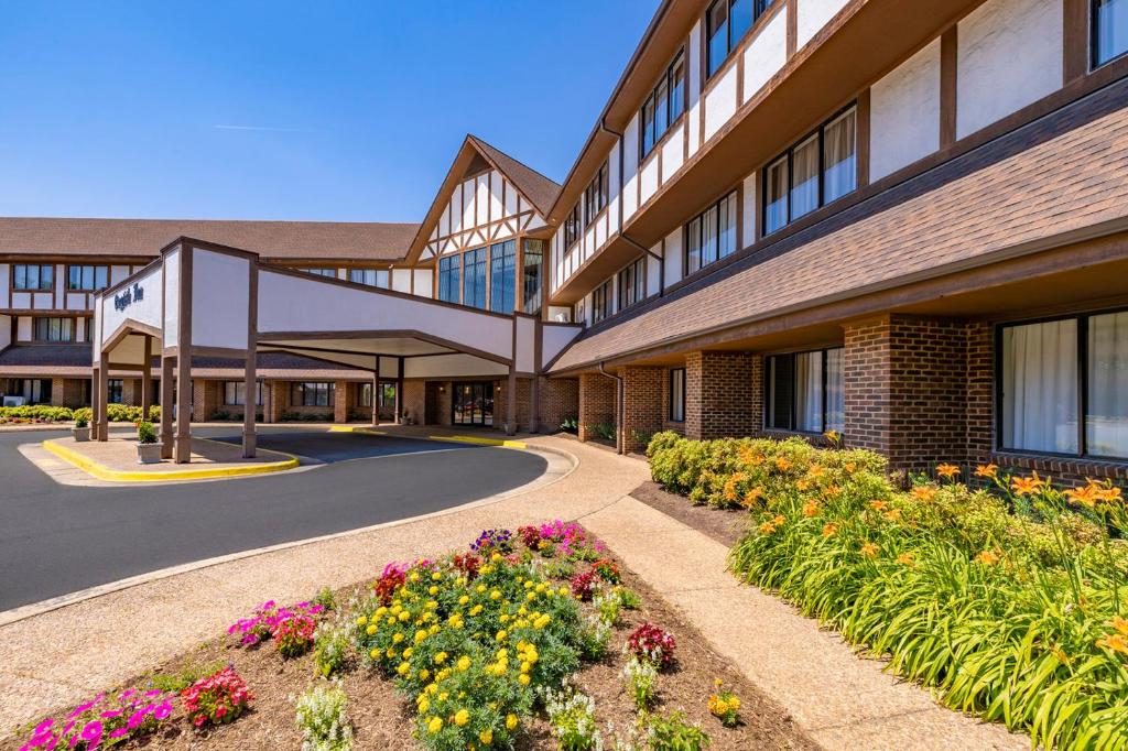 The English Inn of Charlottesville — Hotel in Charlottesville (VA)