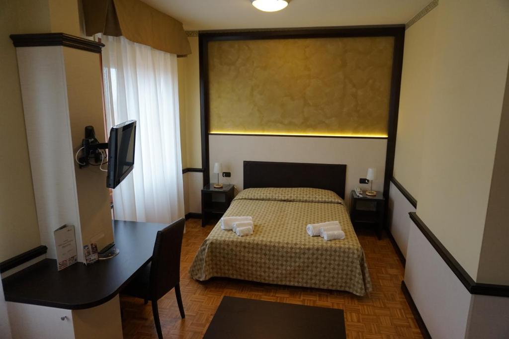 Hotel Astoria photo