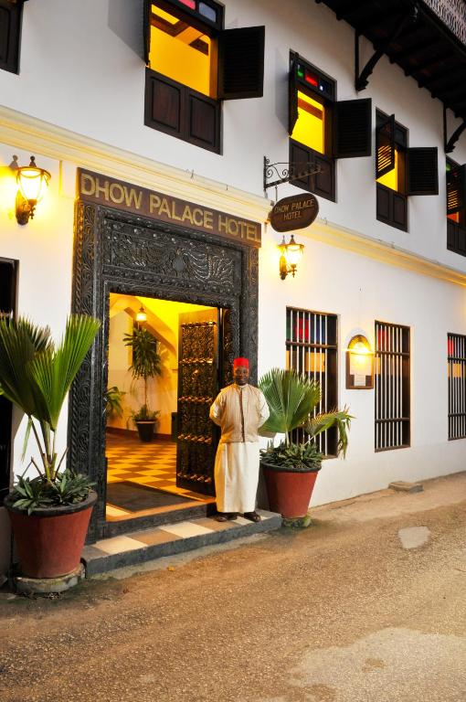 Dhow Palace Hotel photo