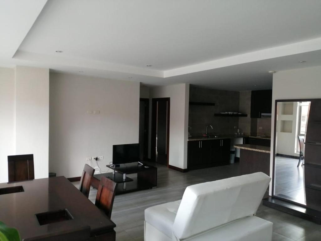 Departamento en Puertas del Sol, uno de los mejores sectores de Cuenca - 5