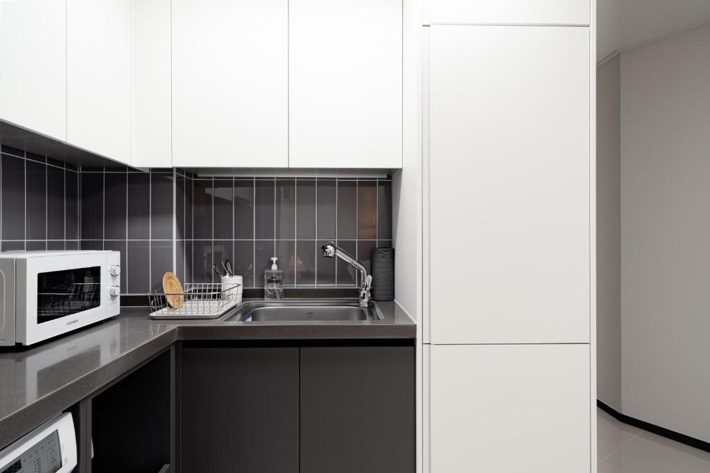 주차 및 외부 전경 2