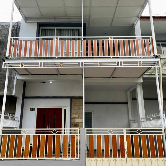 Kayz Villa Batu dengan Kolam Renang Pribadi