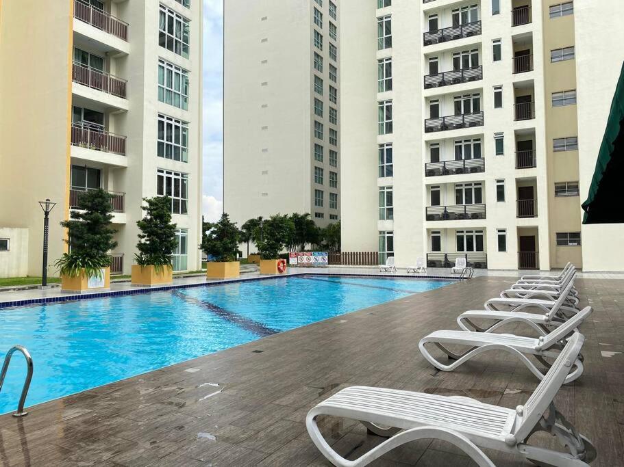 Lovely and Exclusive 3 bedrooms apt@KSL Daya photo