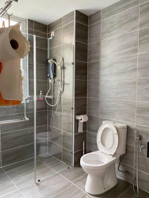 Lovely and Exclusive 3 bedrooms apt@KSL Daya photo
