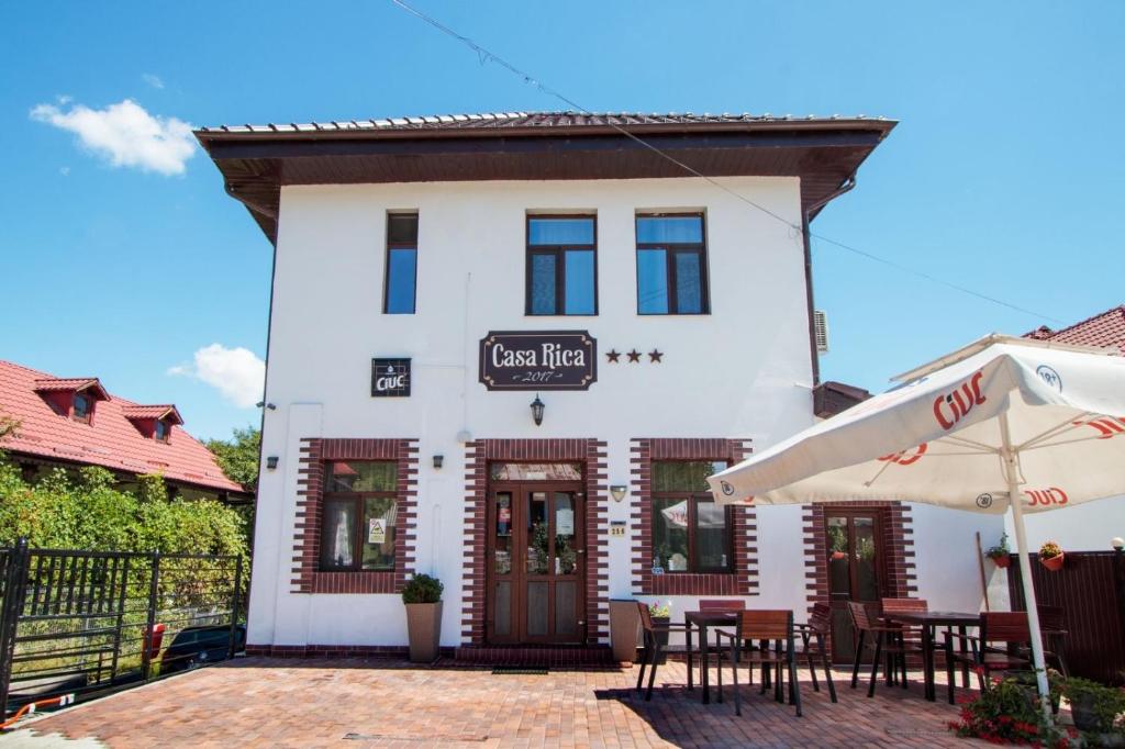Pensiunea Casa Rica — Hotel in Călimănești