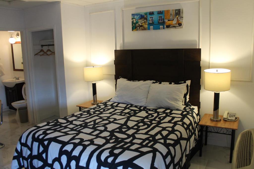 Sage Hills Motel photo