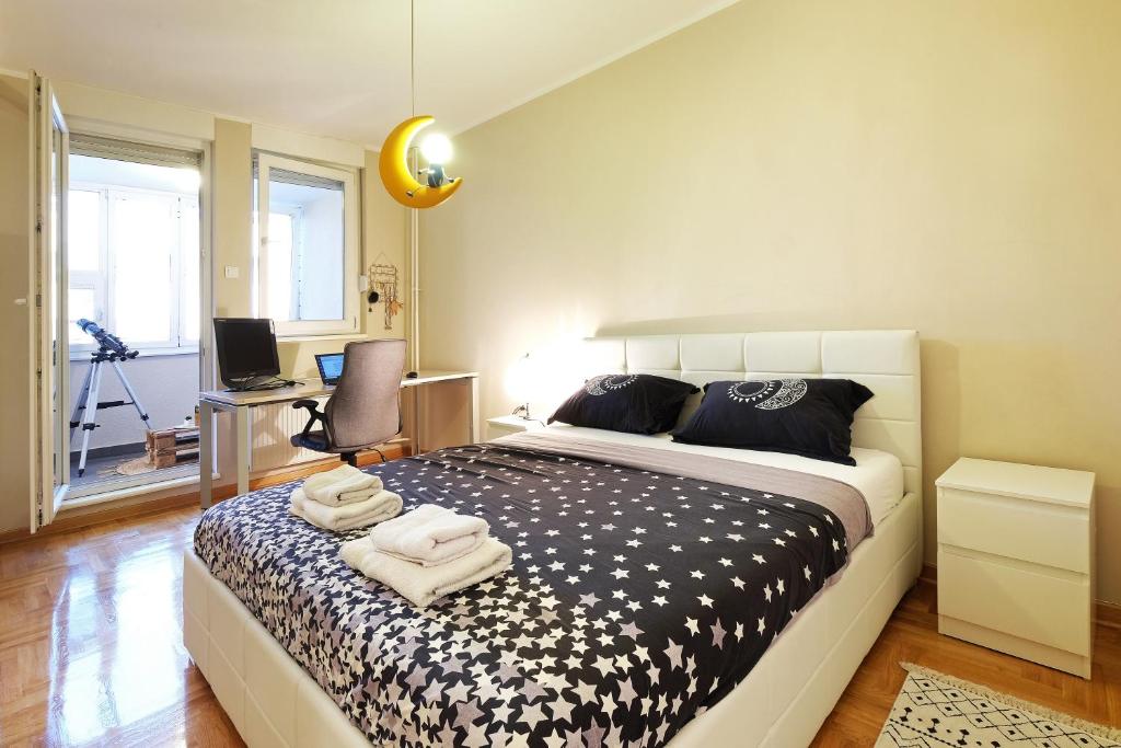 Sky City View Apartment & big terrace - 2