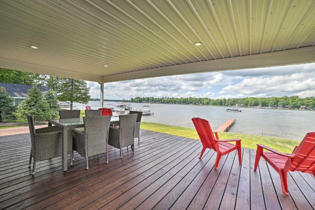 HaleandLong Lake Retreat with Kayaks and Boat Dock, Hale