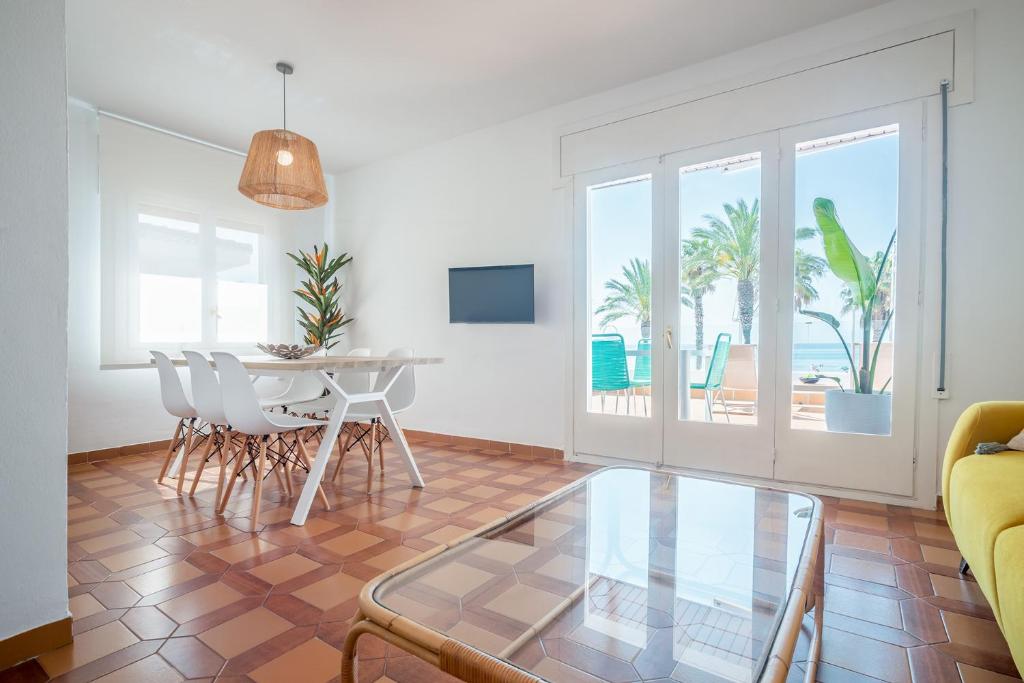 Beach House Cambrils Apartamento en Primera Línea de playa - 5