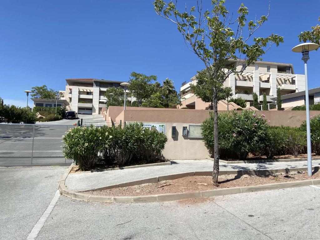 Appartement 2 pièces avec terrasse et parking à Roquebrune-sur-Argens - 3