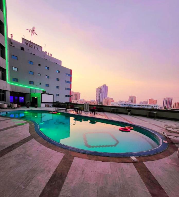 Swimming pool