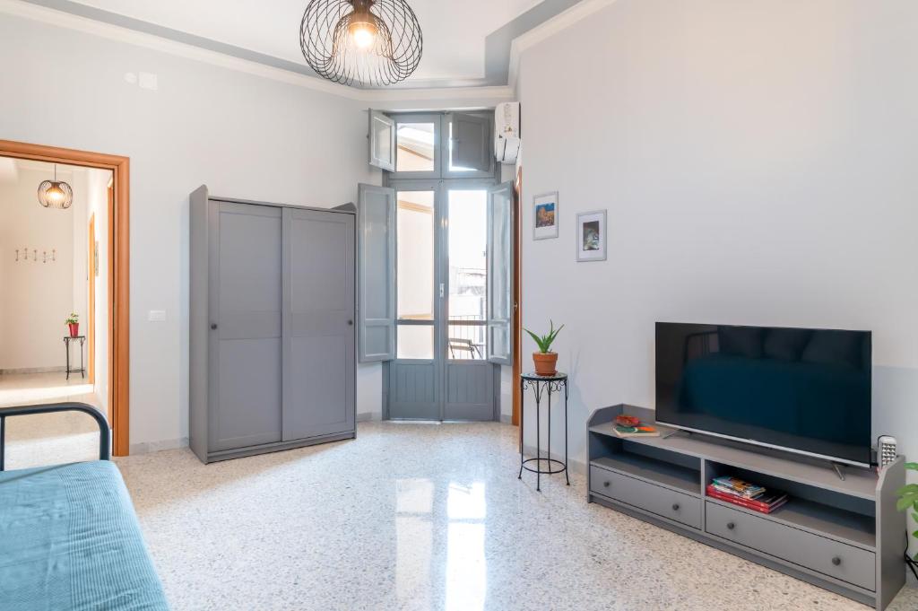 GuestHost - Parco Falcone Borsellino Cozy Apartment - 5