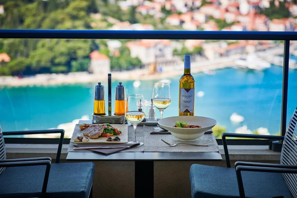 Hotel Adria — Restaurant & bars in Dubrovnik, Dubrovnik-Neretva
