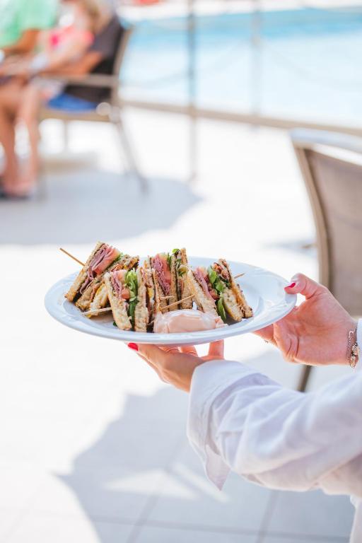 Hotel Bristol — Restaurant & bars in Jesolo, Veneto