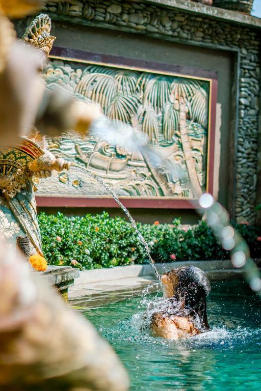 สระว่ายน้ำ