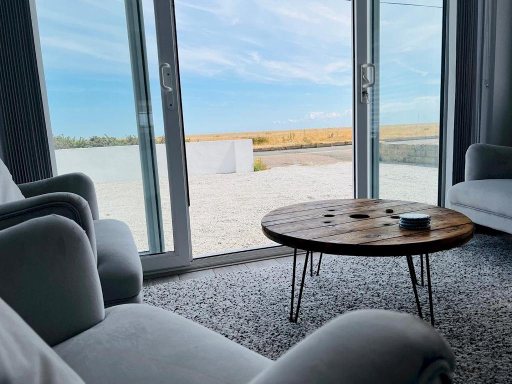 Fabulous Beach Front Holiday Location, Lydd-on-Sea photo 5