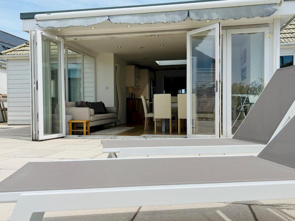 Fabulous Beach Front Holiday Location, Lydd-on-Sea photo 4