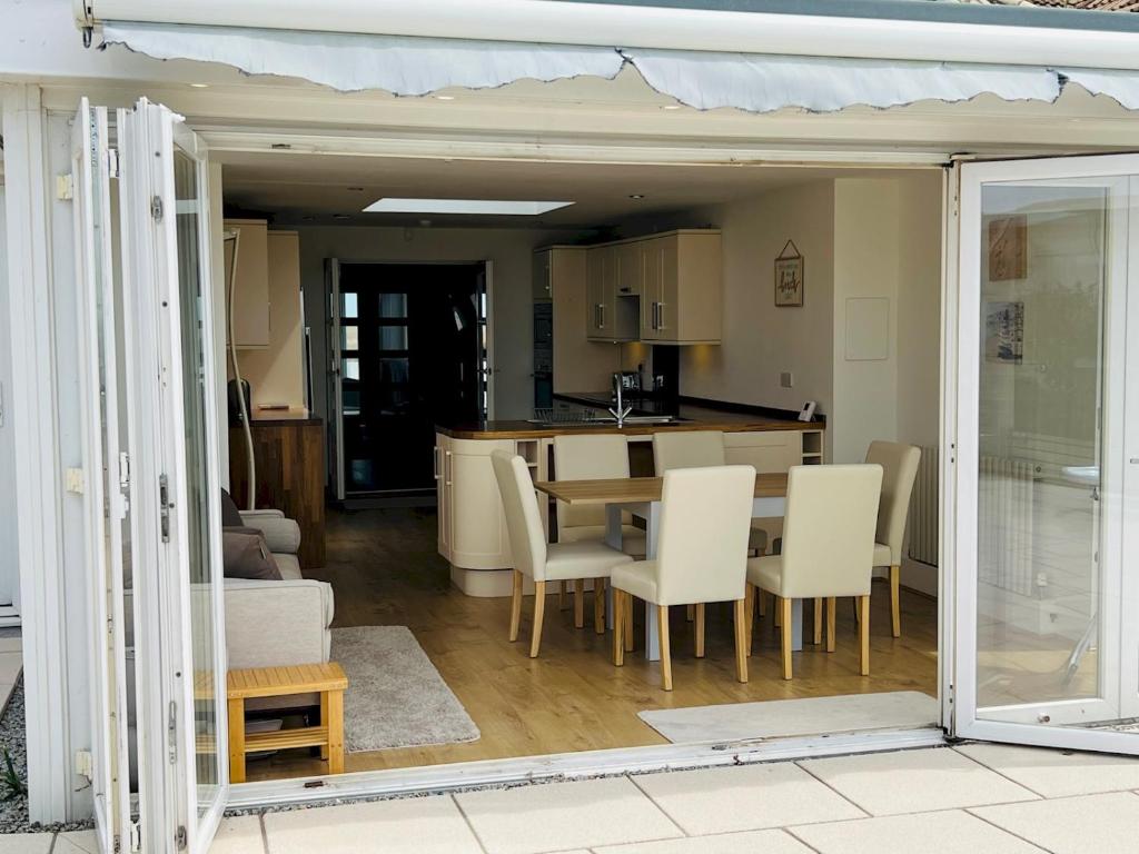 Fabulous Beach Front Holiday Location, Lydd-on-Sea photo 6