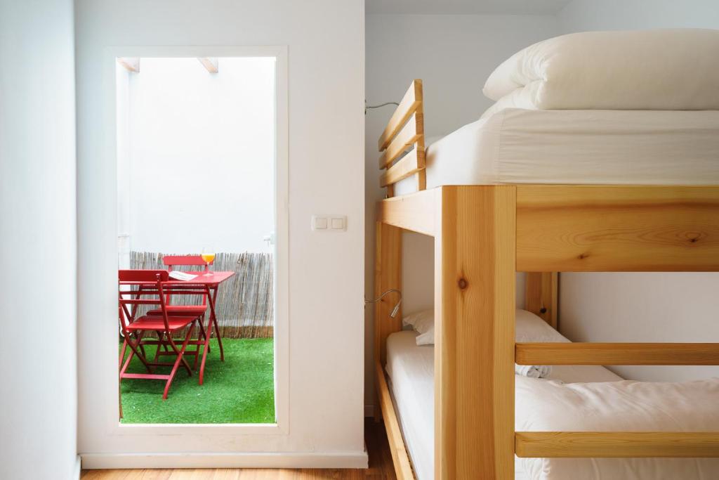 Minimal Rooms by ELE Apartments - 5