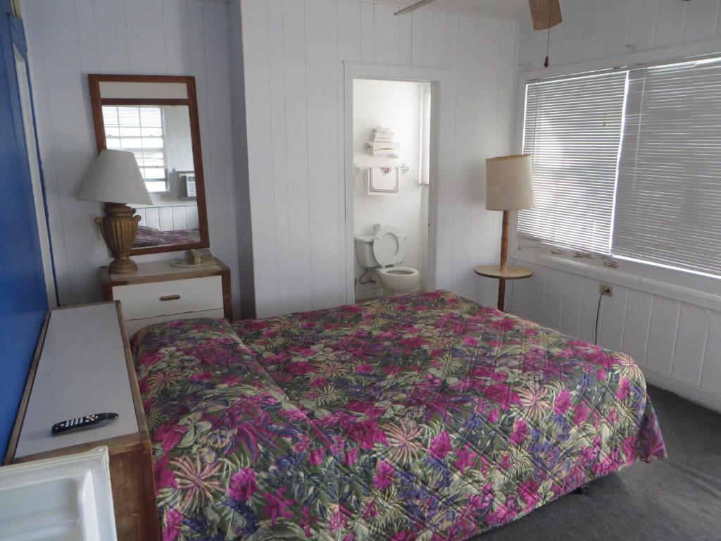 Royal Palms Motel photo