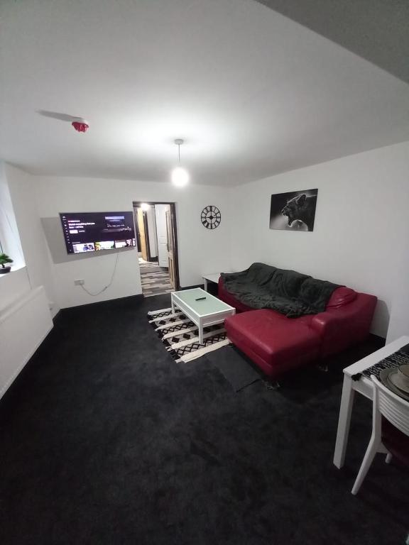 modern beautiful fully serviced apartment — Hotel in Birmingham