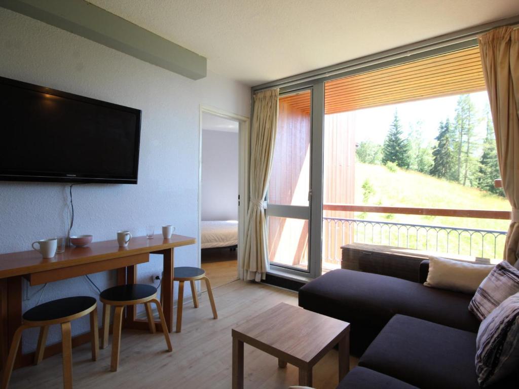 Appartement rénové 2 pièces, balcon, prox commerces, non fumeur - FR-1-346-385 - 3