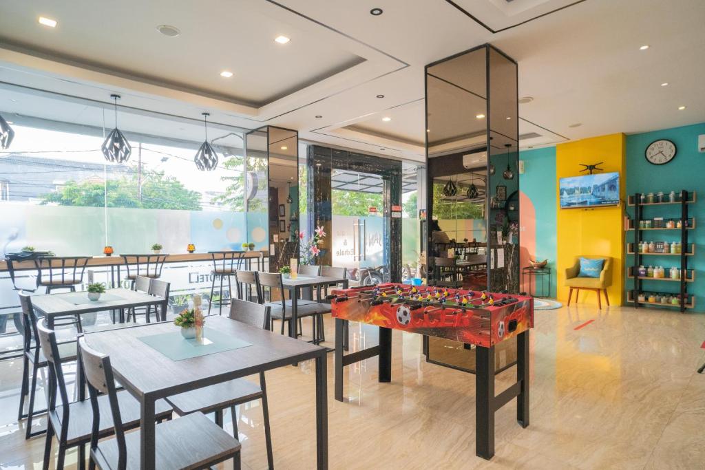 サンズ ホテル クパン インダー スラバヤ (Sans Hotel Kupang Indah Surabaya) フロント・ロビー