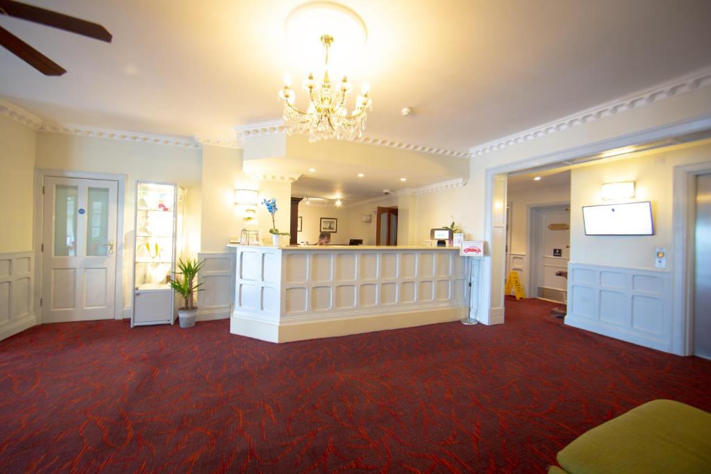 Lobby, The Hermitage Hotel - OCEANA COLLECTION in Bournemouth