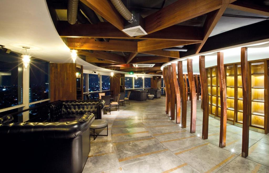 Restaurant, Crowne Plaza Bandung By IHG in Bandung