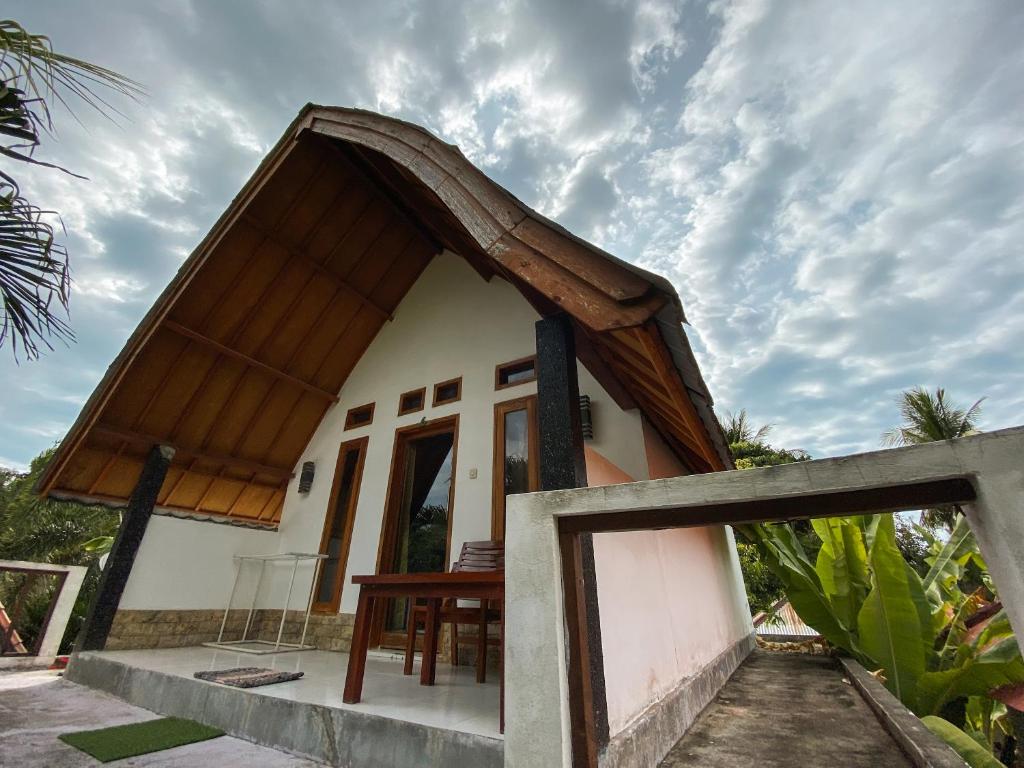 Gili Spoy-Spoy photo