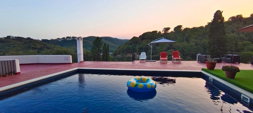 Casa Mayabel - Magnífica villa - Piscina y Jardín, Sant Cebrià de Vallalta