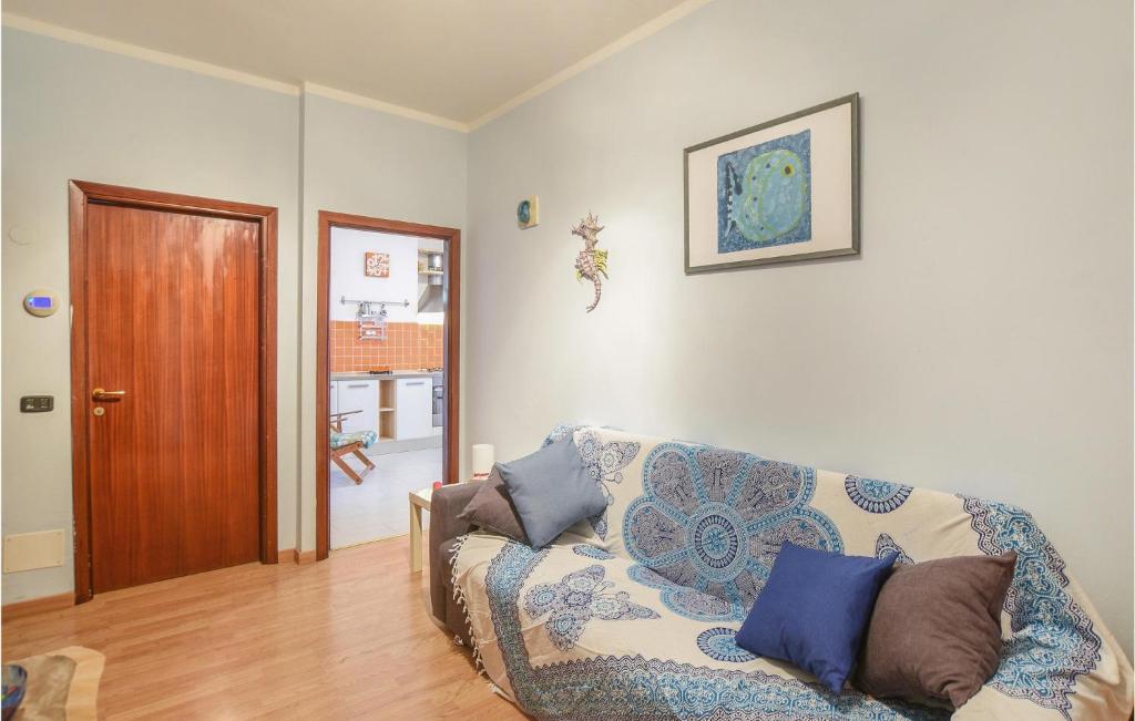 Pet Friendly Apartment In Follonica With Wifi - 2