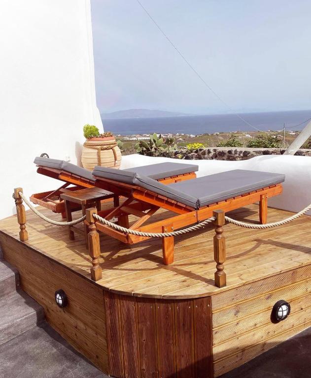 Gemini Cave Villa photo