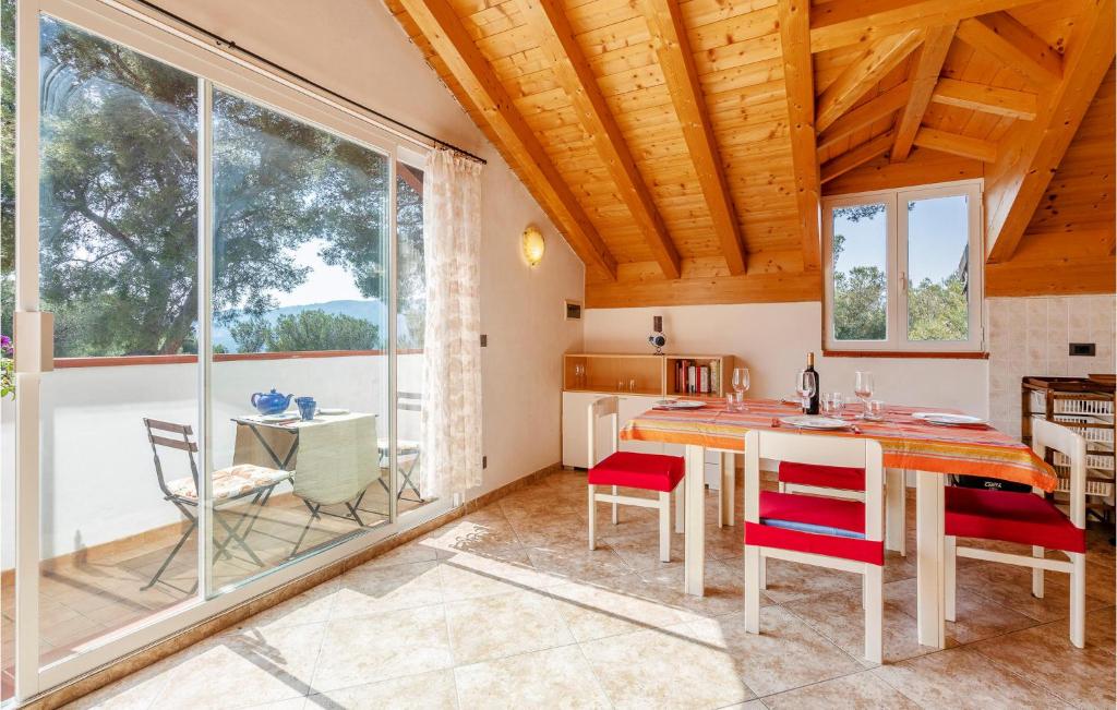 2 Bedroom Beach Front Apartment In Andora - 4