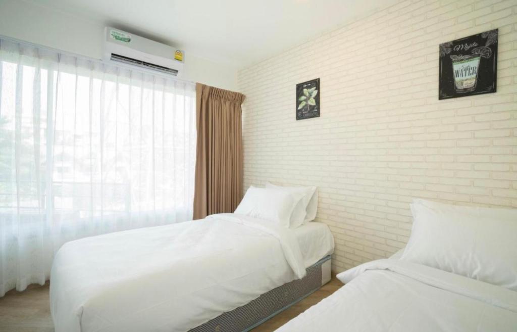 The Lux Ladprao 10 photo
