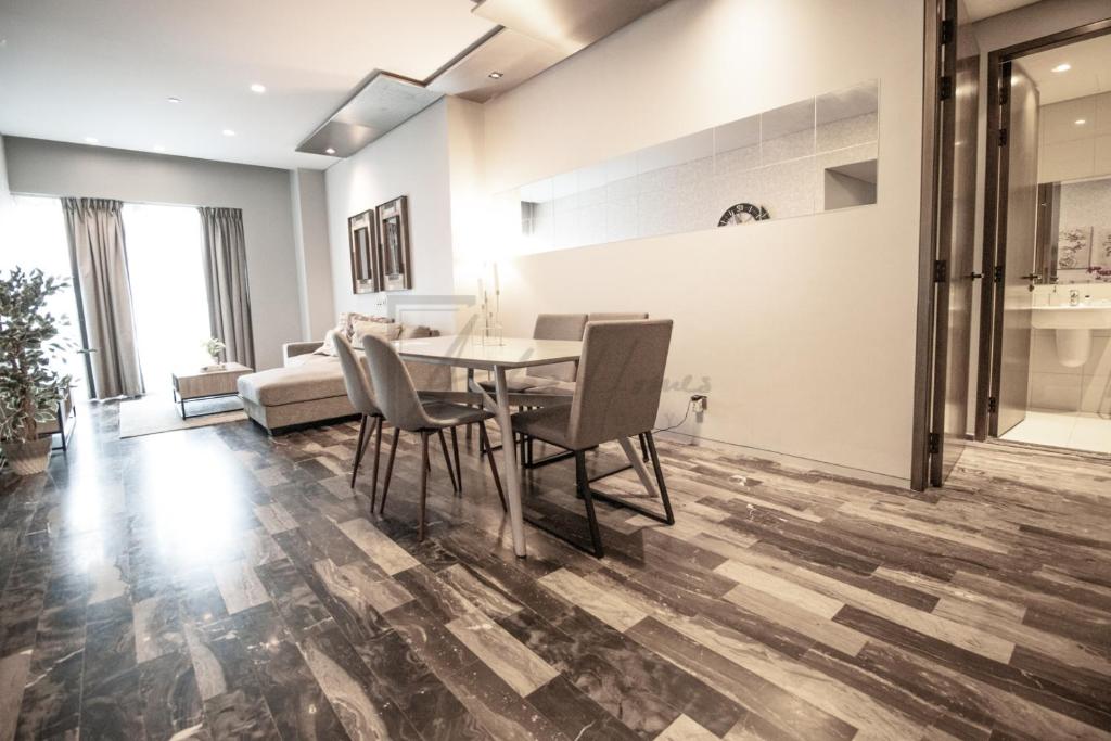 Exclusive 3BR Offering The Palm and Marina Views photo