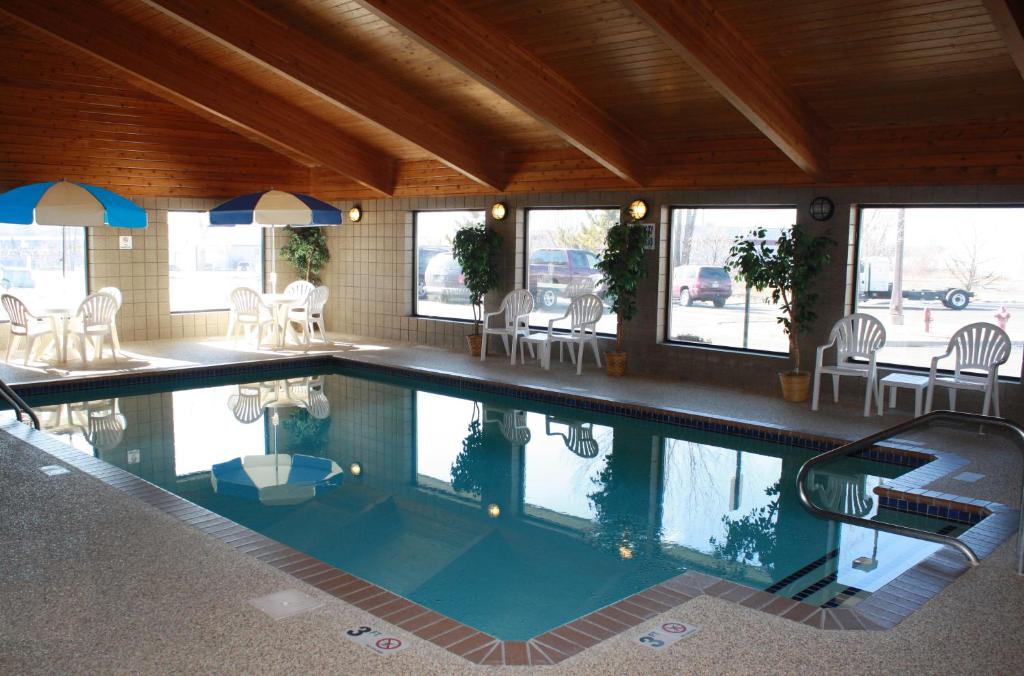AmericInn by Wyndham Rogers photo