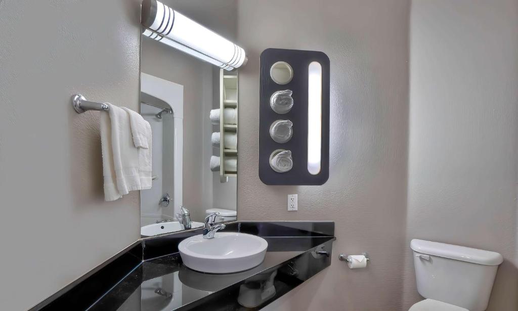 Motel 6-Benbrook, TX - Fort Worth photo