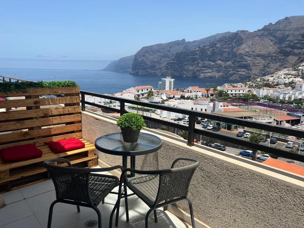 Studio with fantastic sea view in Los Gigantes, Puerto de Santiago