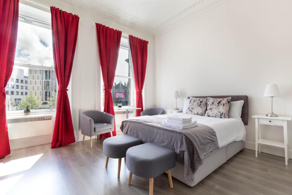 Modern Studio Apartment in prime central location, Edinburgh
