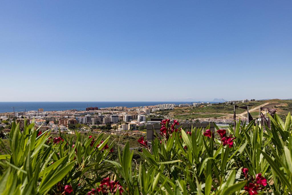 2 Bedroom Apartment @Estepona Hills With Sea View! - 3