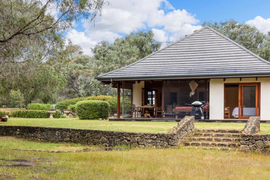 Yallingup Retreat - Romantic Country Retreat for Couples, Yallingup