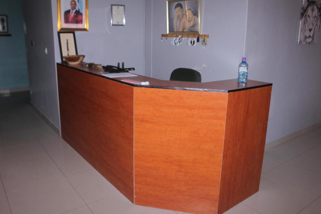 Front desk [24-hour]