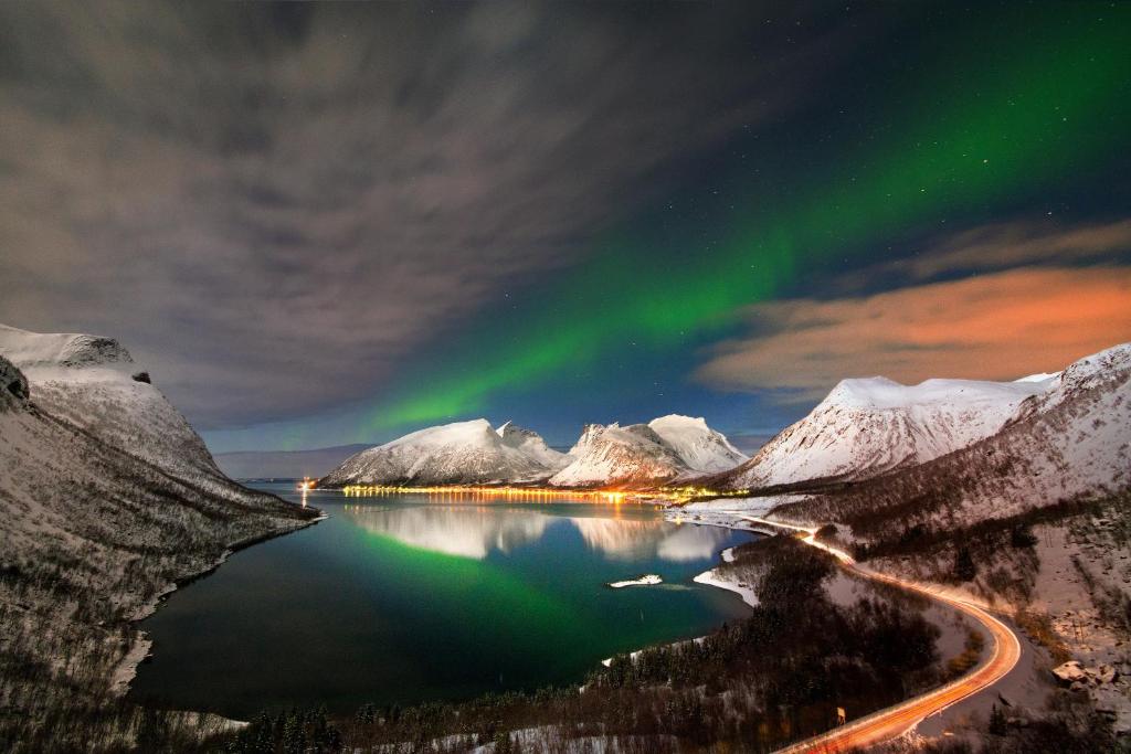Hamn i Senja photo