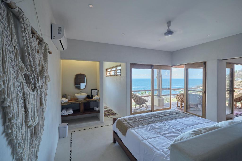 Casa Roni - 5 Bedroom Luxury Villa With Ocean View - Photo 2 of 100