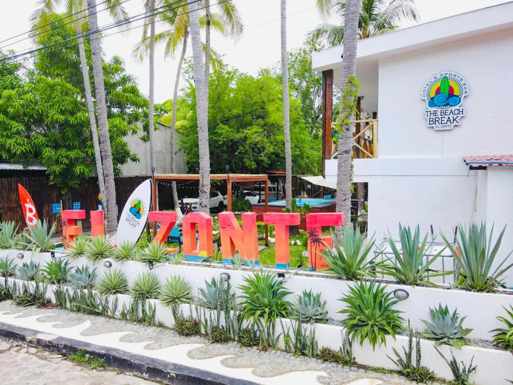 The Beach Break Hotel — Hotel in El Zonte