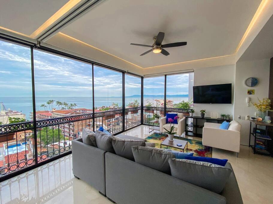 Luxury Oceanview Modern Condo - 3