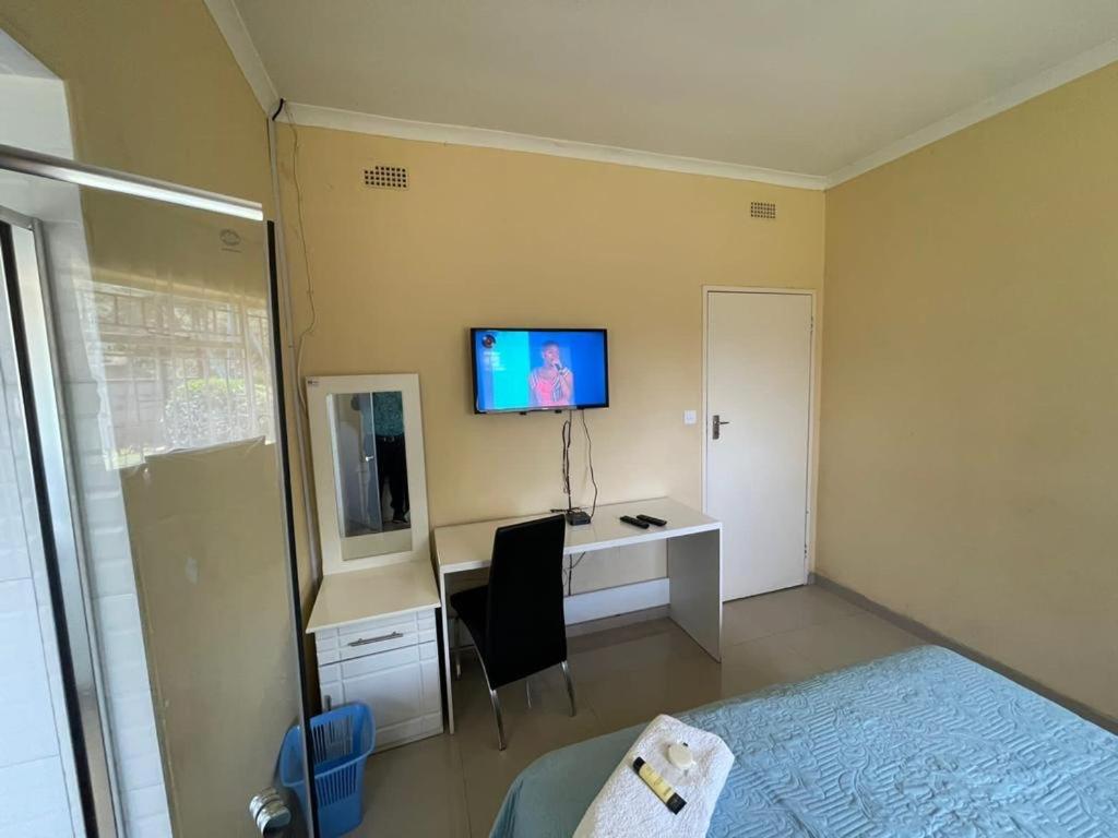 The Hawks Bed and Breakfast photo