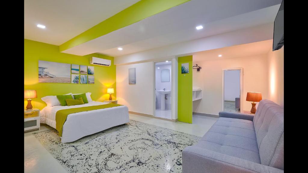 Malecon Premium Plus, Santo Domingo